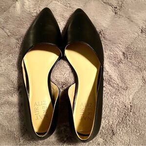 Black Women's Flats